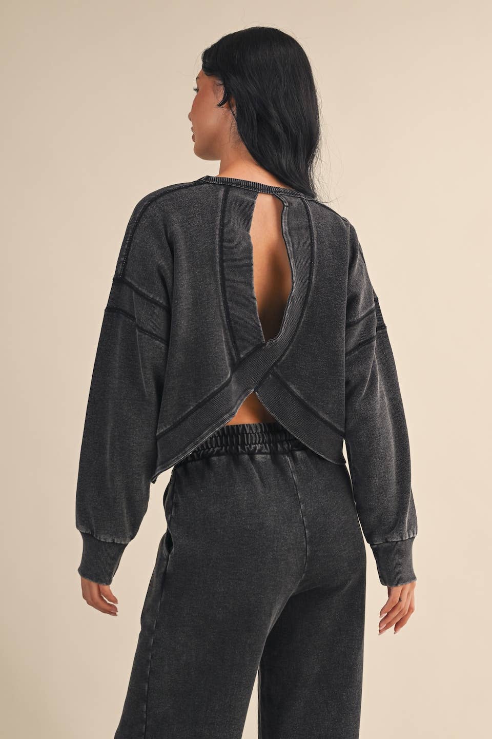 Denim Wash Cutout Back Layering Fleece-Lined Sweatshirt: Charcoal Denim / L