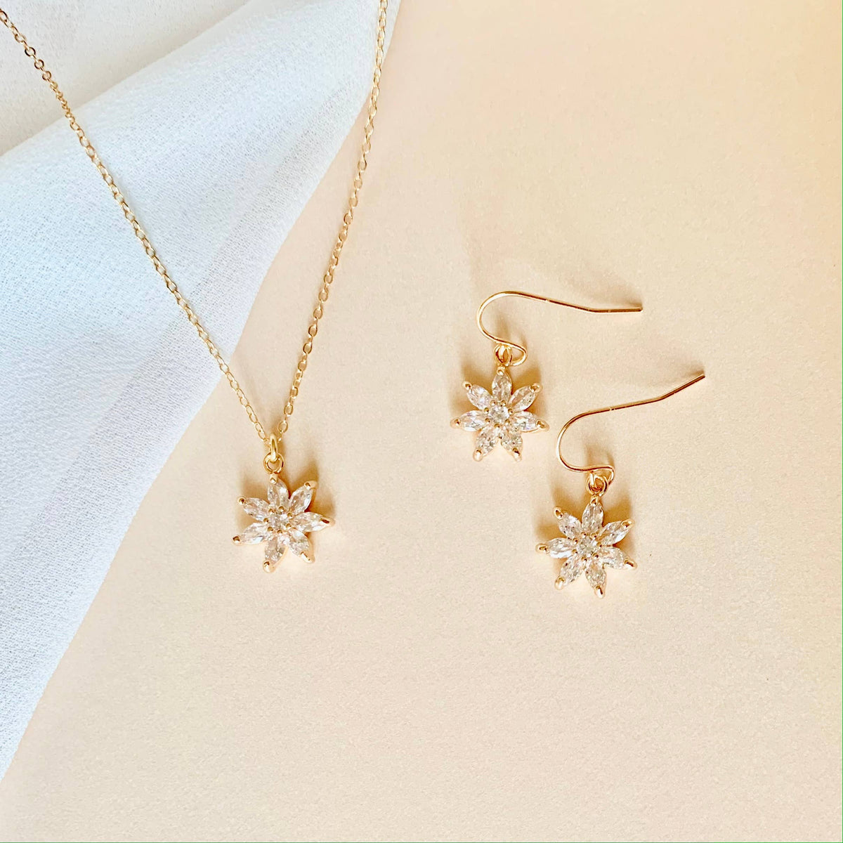 CRYSTAL FLOWER EARRINGS | gold | diamond flower earrings: 18K GOLD HOOK