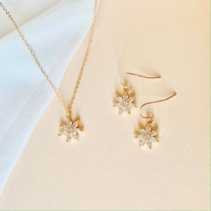 CRYSTAL FLOWER EARRINGS | gold | diamond flower earrings: 18K GOLD HOOK