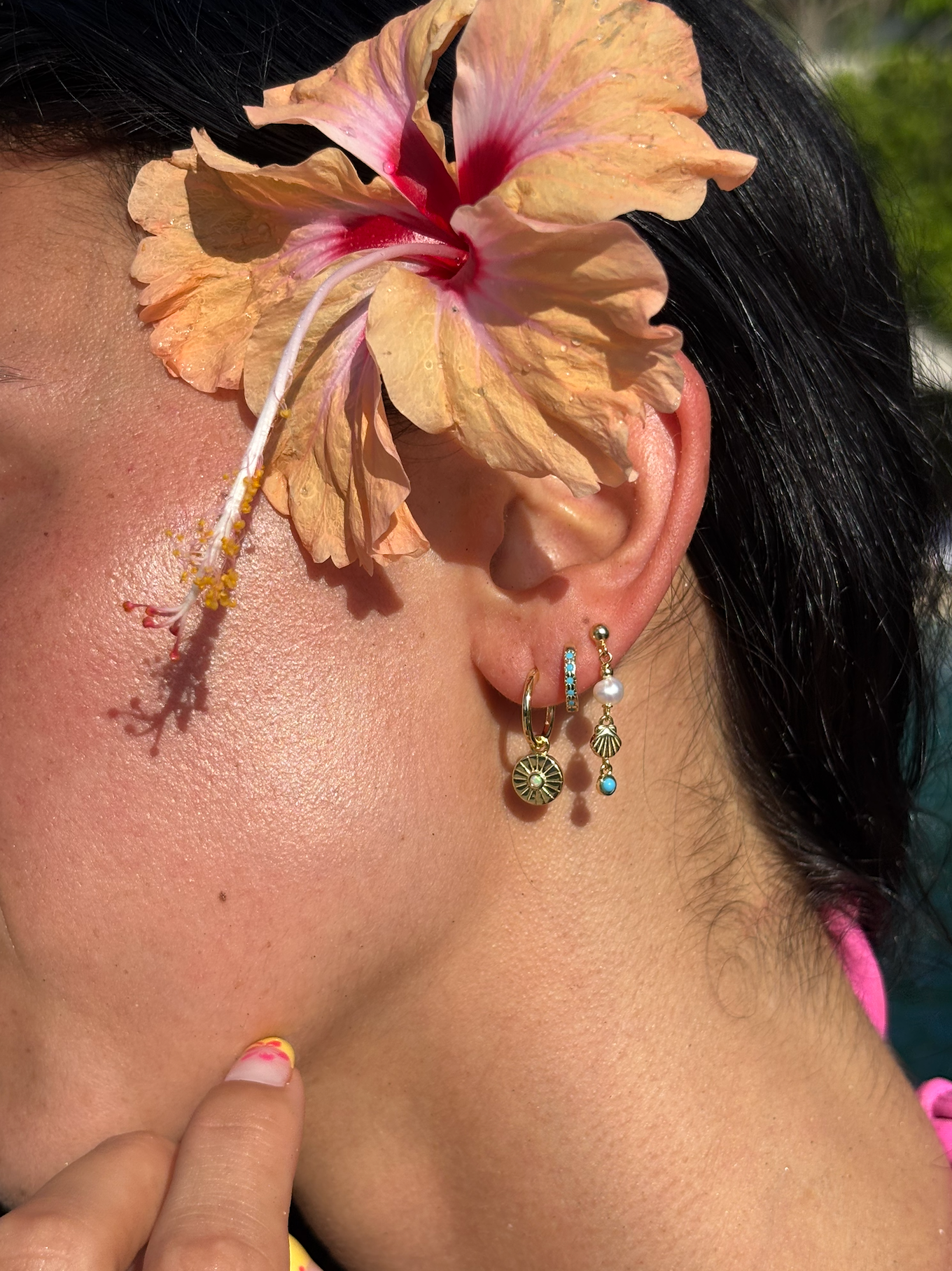 Julie Hoops: Gold