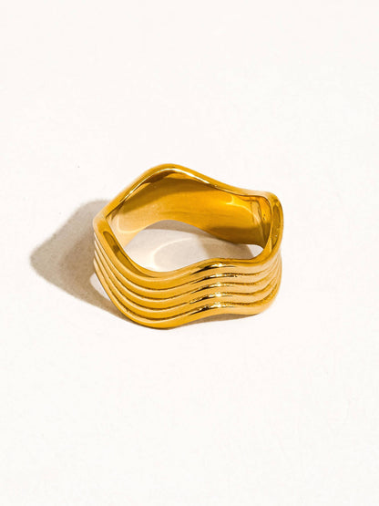 Ivan 18K Gold Non-Tarnish Wavy Ring: Yellow Gold