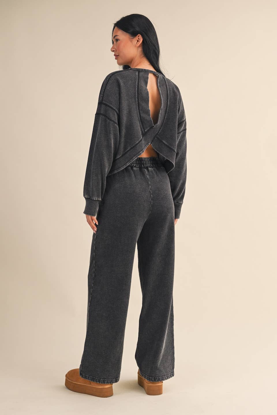 Denim Wash Cutout Back Layering Fleece-Lined Sweatshirt: Charcoal Denim / M