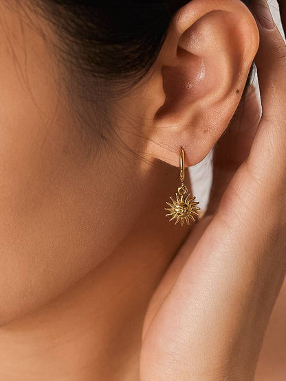 Pascale 18K Gold Non-Tarnish Sun hoop Earring: Yellow Gold