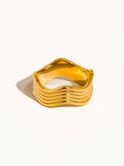 Ivan 18K Gold Non-Tarnish Wavy Ring: Yellow Gold